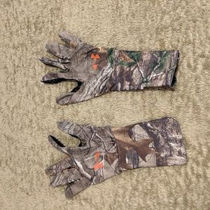 UA Realtree gloves